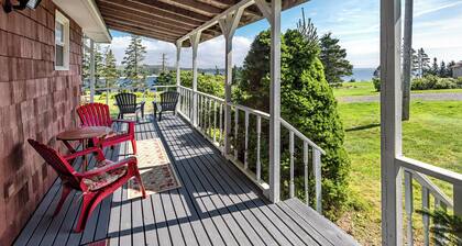 Cozy Seaside 2 Bedroom Cottage With Incredible Views And Large Patio
