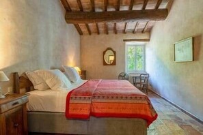 5 chambres, fer et planche à repasser, Wi-Fi gratuit, draps fournis