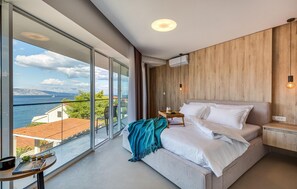4 bedrooms, free WiFi, bed sheets