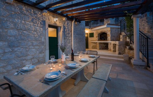 Tolles Haus in Lozisca mit WLAN