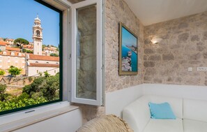 Interior - Amazing home in Lozisca with WiFi (Lozisca)