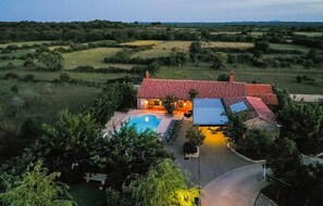 Exterior - Awesome home in Poljica (Poljica)