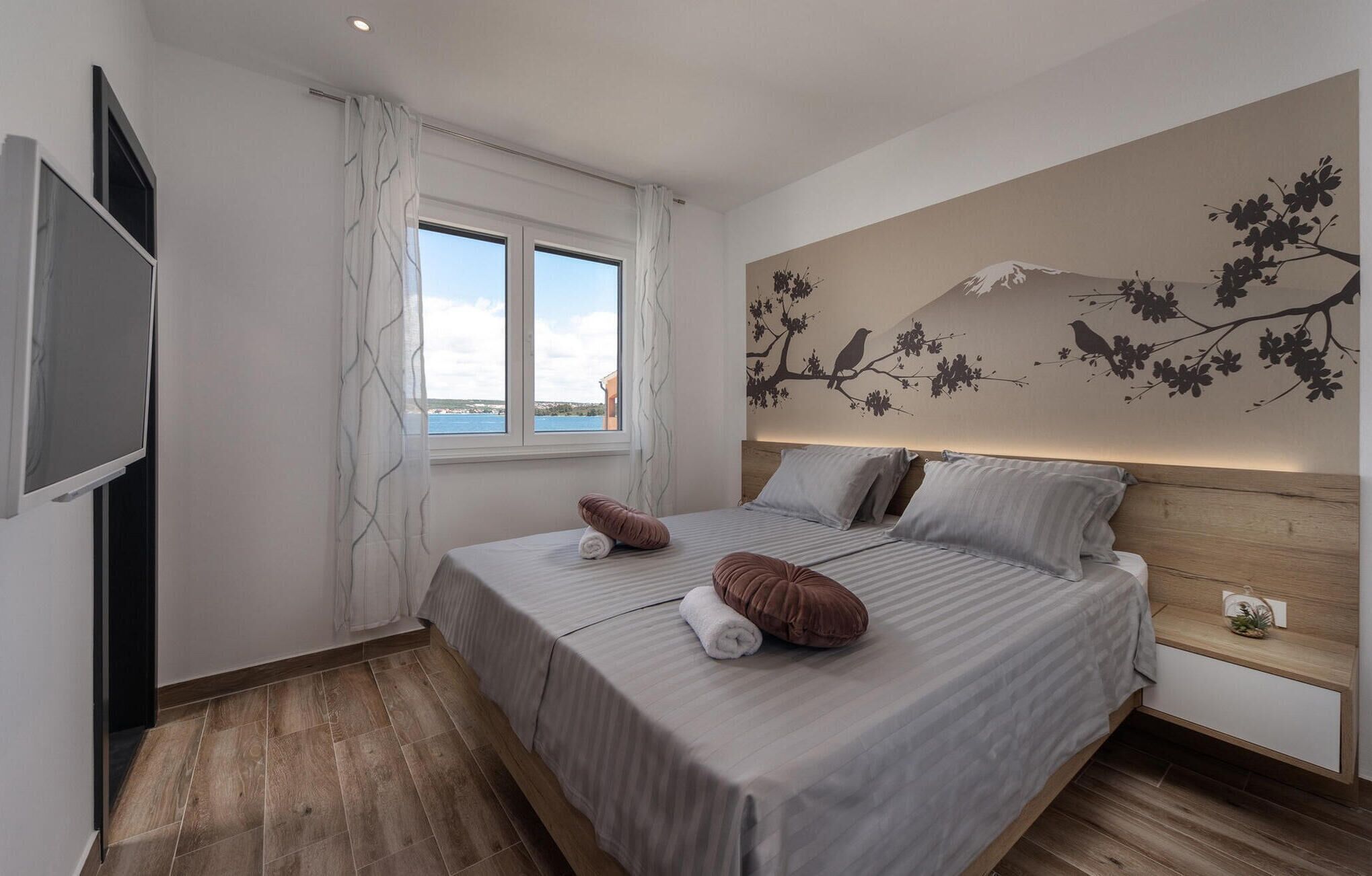 3 quartos, berço de viagem, Wi-Fi de cortesia, roupa de cama