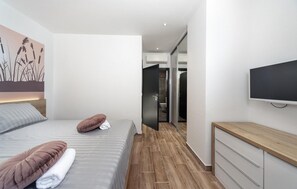 3 Schlafzimmer, Reisekinderbett, kostenloses WLAN, Bettwäsche