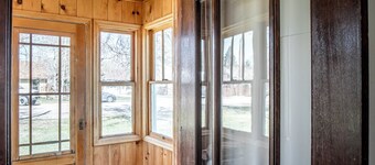 Charming Downtown Ennis Executive Home!