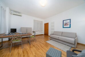 TV - GuestHost - Nest in the City - Studio x2! (Udine)