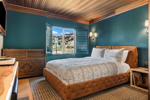 Standard Room, 1 Queen Bed | 1 bedroom, premium bedding, individually decorated