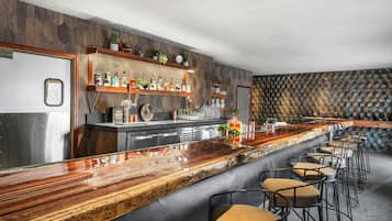 Bar (en la propiedad)