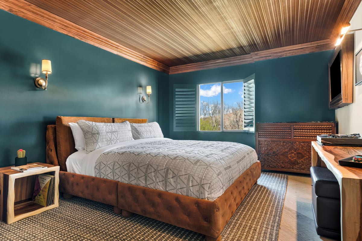Kamar Standar, 1 Tempat Tidur King | 1 kamar tidur, seprai premium, meja kerja, dan ruang kerja ramah laptop