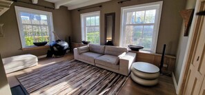 Smart TV, fireplace, computer monitors, printers