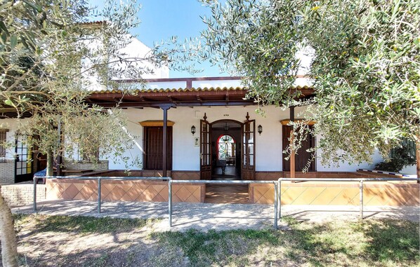 Exterior - Nice home in El Rocio (Almonte) (El Rocio (Almonte))