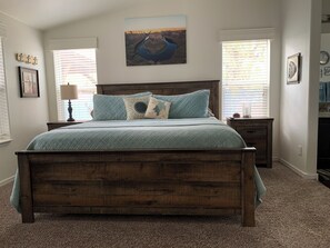 3 bedrooms, in-room safe, iron/ironing board, travel cot