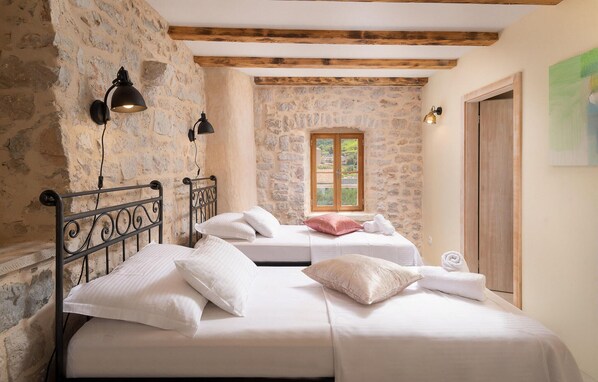 2 bedrooms, free WiFi, bed sheets