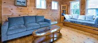 Cozy Seaside 1 Bedroom Cottage