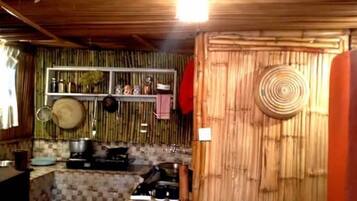 Cookware/dishes/utensils