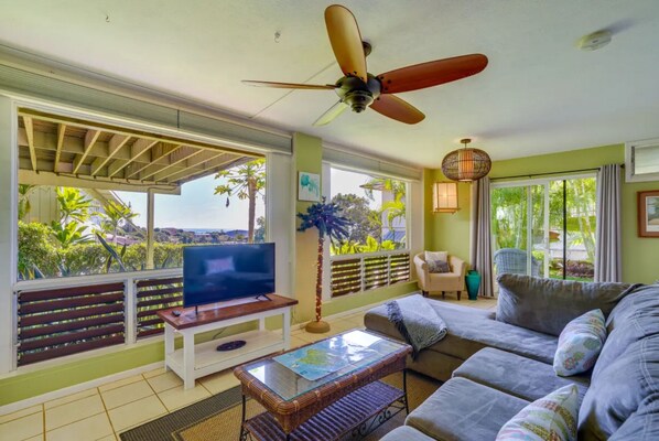 Smart TV - KT Aloha with a view
(Aiea)