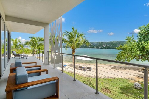 10BR Luxury Villa, Fully Staffed and w/ Chef-STSHA