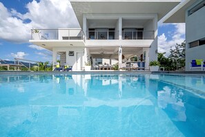 Piscine couverte