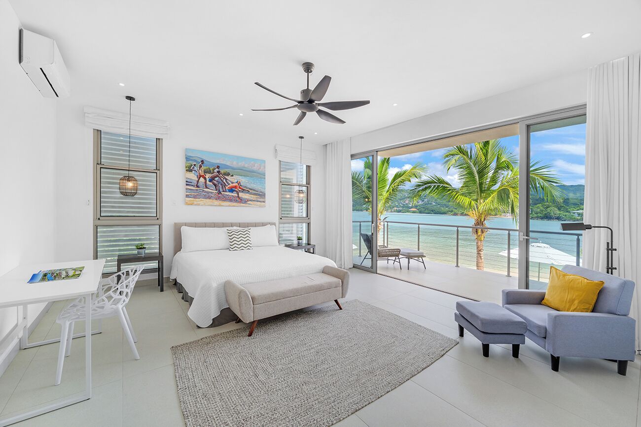 10 habitaciones, tabla de planchar con plancha, wifi y ropa de cama 