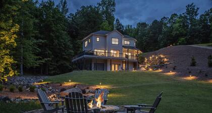 Spacious Lakefront Escape – 6BR, 4.5BA, Big Yard, Calm Waters