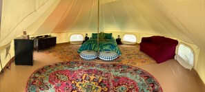 1 habitación y ropa de cama 