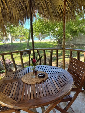 Outdoor dining - Glamping by the Beach in Little Bay, Jamaica (Little Bay)