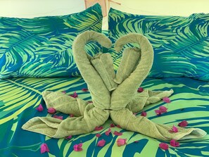 Interior detail - Glamping by the Beach in Little Bay, Jamaica (Little Bay)