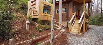 Shady Grove Cottage -Natural Setting In Town