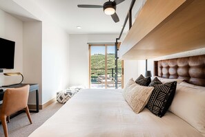 3 Schlafzimmer, Schreibtisch, Bügeleisen/Bügelbrett, WLAN