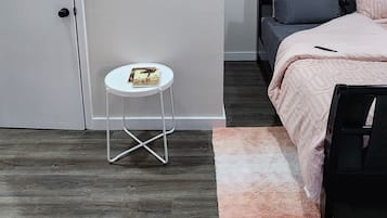 1 Schlafzimmer, BĂŒgeleisen/BĂŒgelbrett, WLAN, BettwĂ€sche