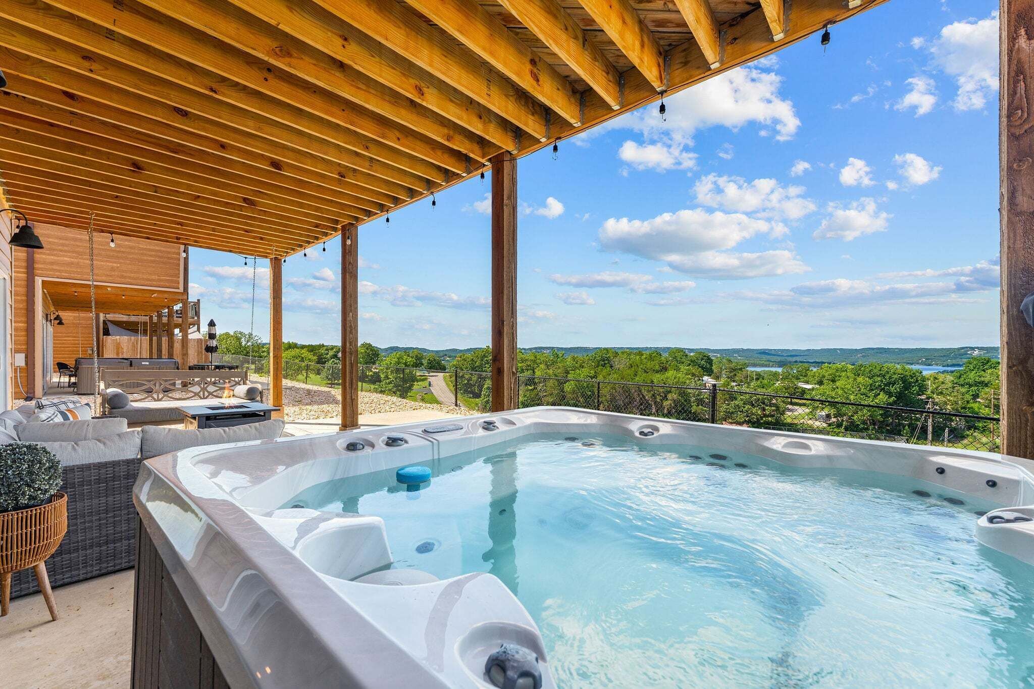 Outdoor spa tub