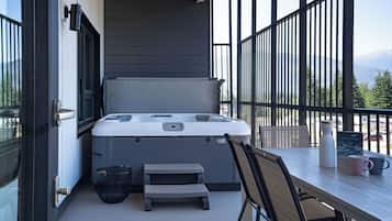 Condo | Private spa tub