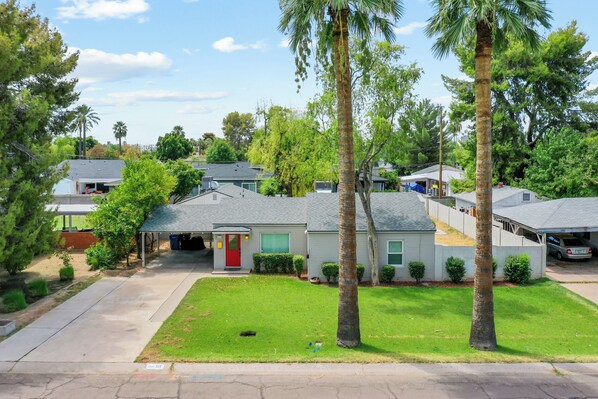 Fachada de la propiedad