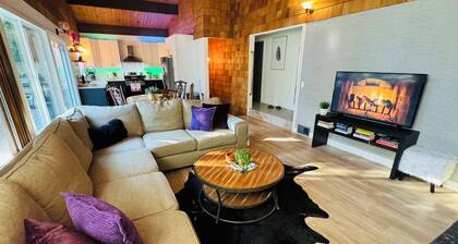 4 Bedroom Family Cabin • 5 min stroll to Lake Gregory!