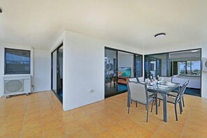Dining - 3 Bedroom Ocean View Apartment (Bundaberg)