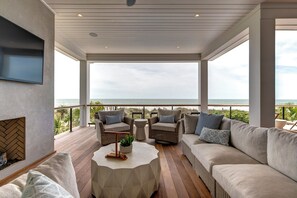 智能电视、壁炉、办公室