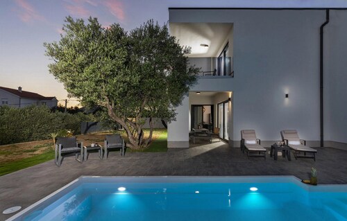 Lovely home in Rab with WiFi