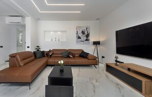 TV, table tennis - Lovely home in Rab with WiFi (Rab)