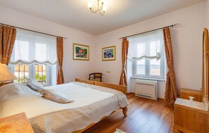 3 Schlafzimmer, Reisekinderbett, kostenloses WLAN, Bettwäsche