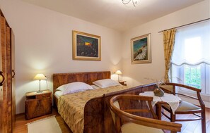 3 Schlafzimmer, Reisekinderbett, kostenloses WLAN, Bettwäsche