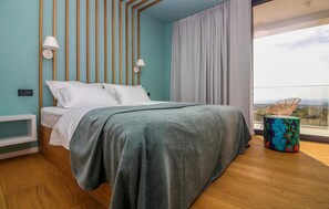 4 室のベッドルーム、旅行用ベビーベッド、WiFi (無料)、ベッドシーツ
