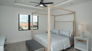 4 bedrooms, internet, bed sheets