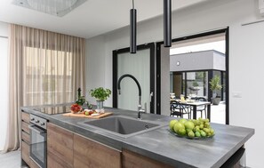 Kühlschrank, Ofen, Herdplatte, Geschirrspüler