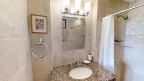 Bathtub, hair dryer, towels, soap - St. Croix Bliss! Tranquil Retreat - Ocean Views, St. Croix Bliss! (Christiansted)