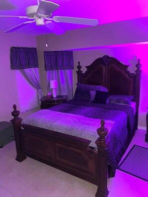 2 bedrooms, desk, iron/ironing board, free WiFi -  Florida Vacation Home or Private Room Rental with Fully Heated Pool (Port Charlotte)