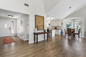 Dining - Ocean Springs Waterfront Home with Amazing Views! (Ocean Springs)