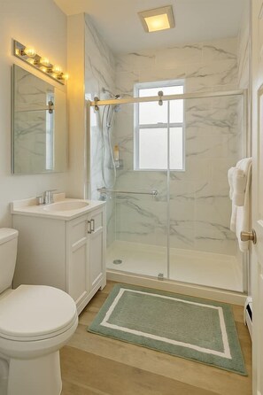 Unclassified image, 4 of 23, button