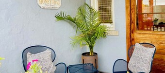 Beautiful Chicago 2BD 1BA, minutes from Downtown!