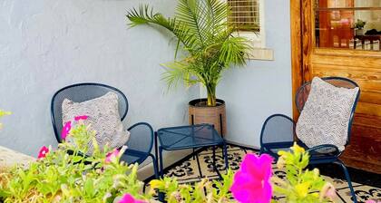 Beautiful Chicago 2BD 1BA, minutes from Downtown!