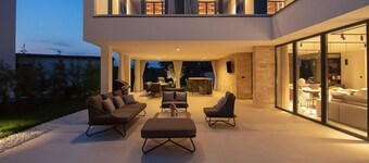 Cozy home in Rovinjsko Selo with sauna